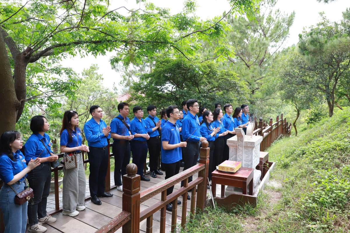 Tuổi trẻ Bộ Tài chính lan tỏa màu xanh nghĩa tình trên quê hương Quảng Trị