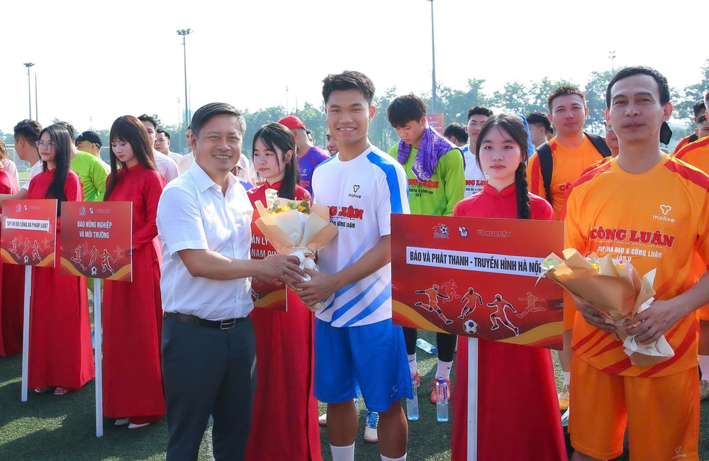 a-huy.jpg
