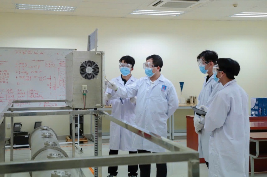 Đưa nghiên cứu khoa học từ giảng đường ra thực tiễn sản xuất Dầu khí – Năng Lượng Đưa nghiên cứu khoa học từ giảng đường ra thực tiễn sản xuất dầu khí - năng lượng