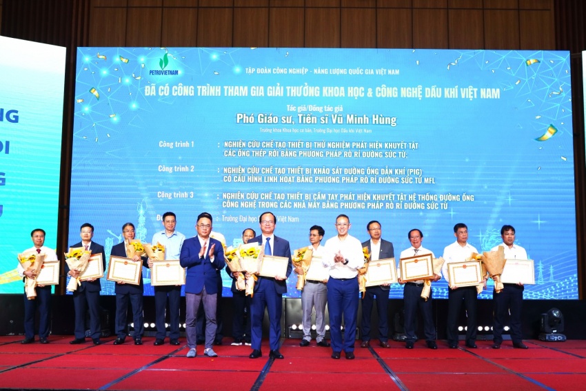 Đưa nghiên cứu khoa học từ giảng đường ra thực tiễn sản xuất Dầu khí – Năng Lượng Đưa nghiên cứu khoa học từ giảng đường ra thực tiễn sản xuất dầu khí - năng lượng