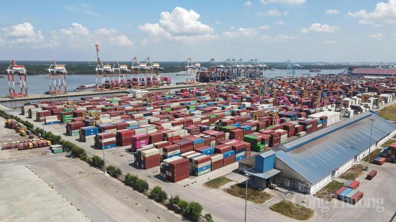 Trung tâm Tài chính Hàng hải quốc tế tại TP. Hồ Chí Minh được kỳ vọng là nền tảng kết nối hiệu quả dòng hàng hóa và dòng vốn, nâng tỷ trọng giá trị giữ lại trong nước. Ảnh: Thừa Ngọc