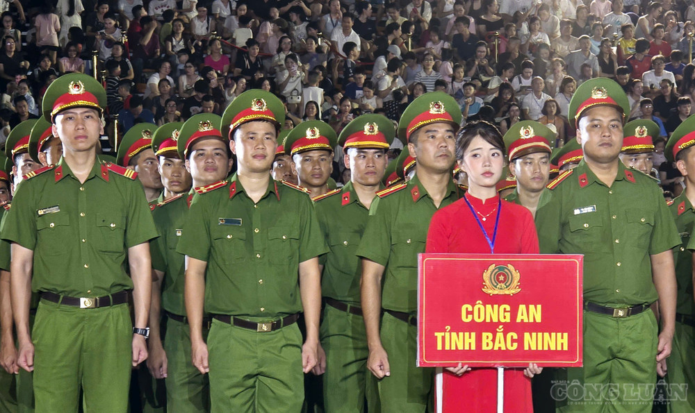 clo_br_anh-4-khai-mac-vo-thuat-cong-an.jpg