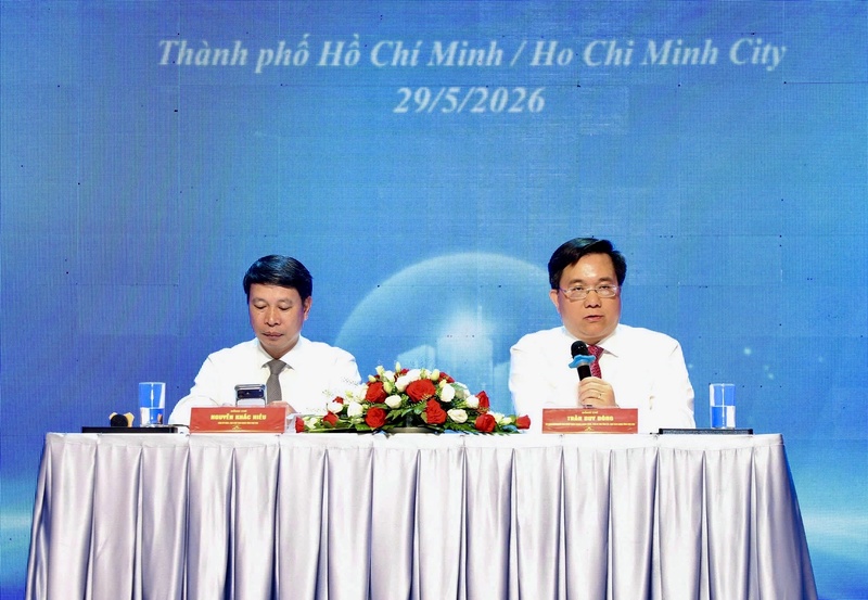 Chủ tịch UBND tỉnh Phú Thọ Trần Duy Đông phát biểu tại hội nghị. Ảnh: CTV