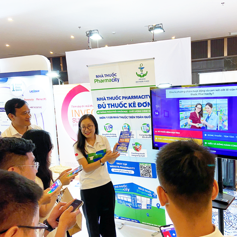 Gian hàng của Pharmacity tại Hội nghị Khoa học tâm thần toàn quốc lần thứ V nhận được nhiều sự quan tâm từ đội ngũ chuyên gia, y bác sĩ tham dự.