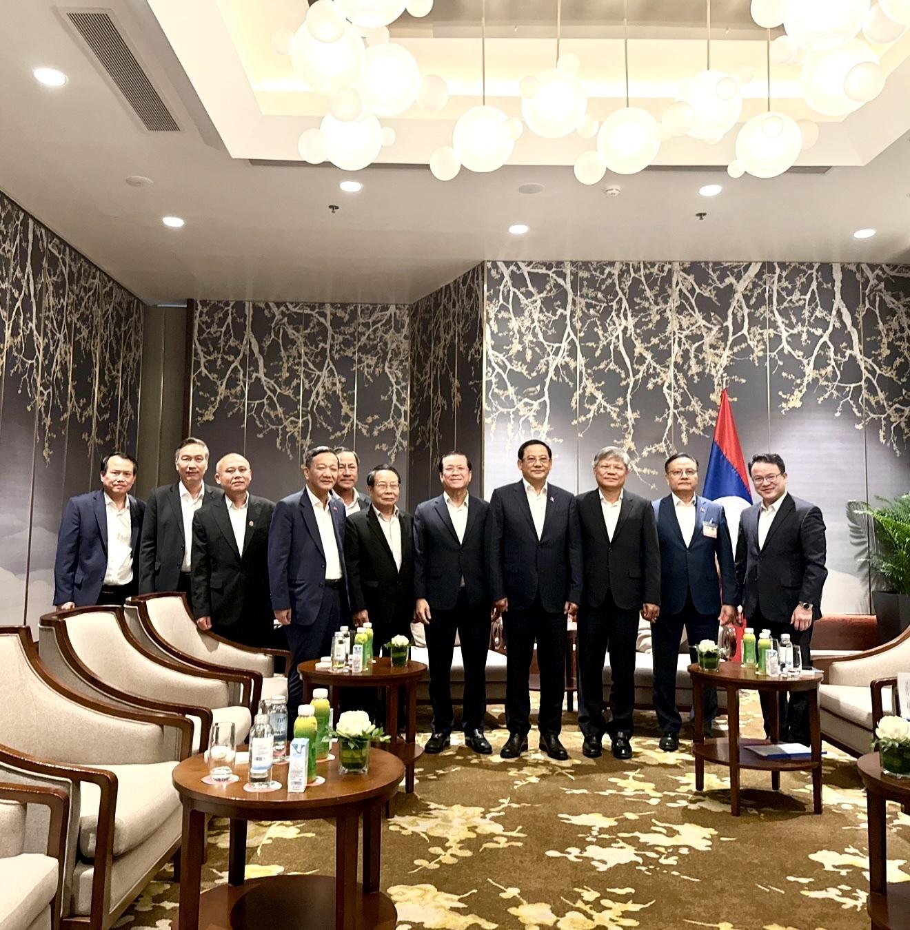 Thủ tướng Chính phủ Lào ghi nhận những đóng góp của Tập đoàn Công nghiệp Cao su Việt Nam tại Lào