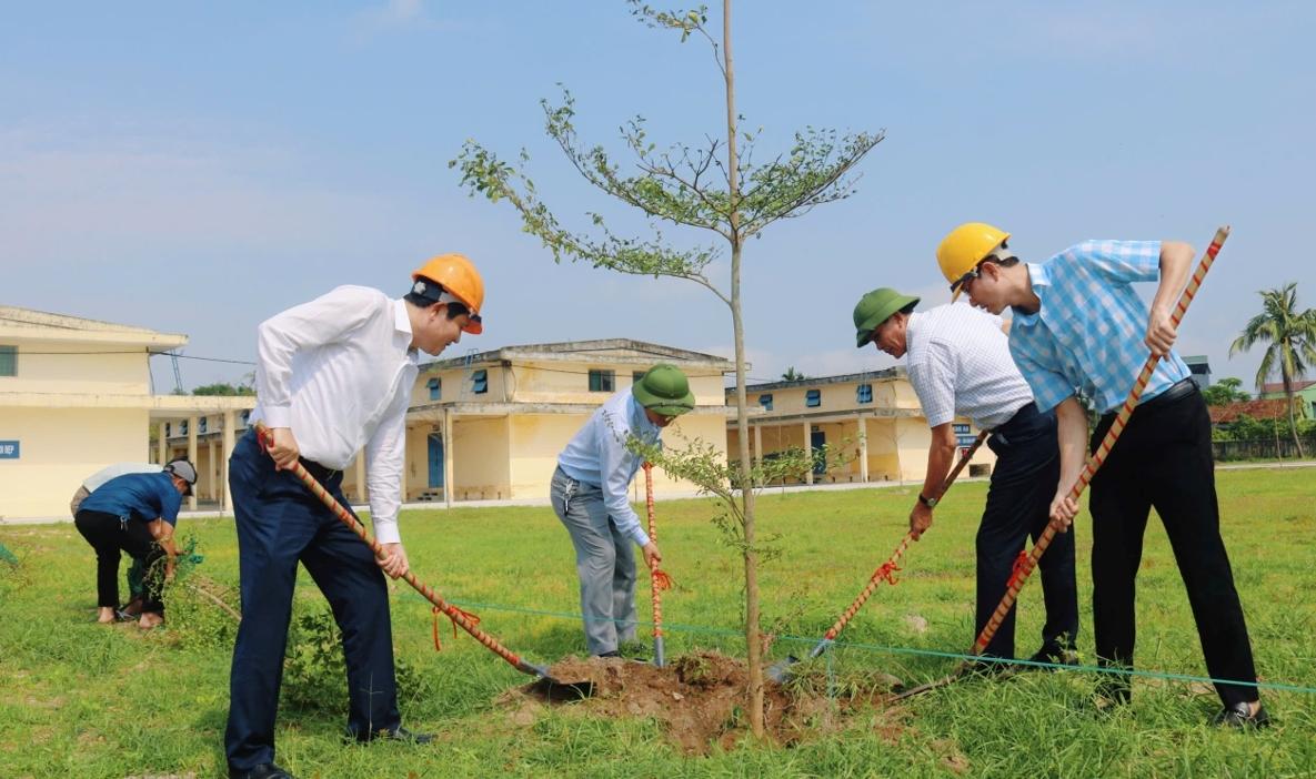 Ngành Tài chính hưởng ứng phong trào thi đua vì một Việt Nam xanh - sạch - đẹp Ngành Tài chính hưởng ứng phong trào thi đua vì một Việt Nam xanh - sạch - đẹp