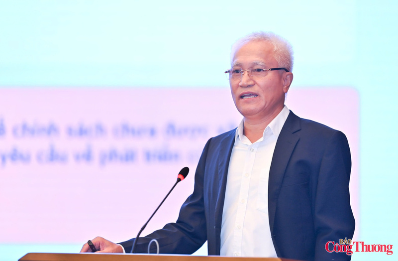 TS. Nguyễn Chỉ Sáng, Chủ tịch Hiệp hội Doanh nghiệp Cơ khí Việt Nam đề xuất, cần phát triển doanh nghiệp vật liệu, cơ khí nòng cốt theo cơ chế lựa chọn có điều kiện, giao nhiệm vụ có kiểm soát và đánh giá định kỳ.