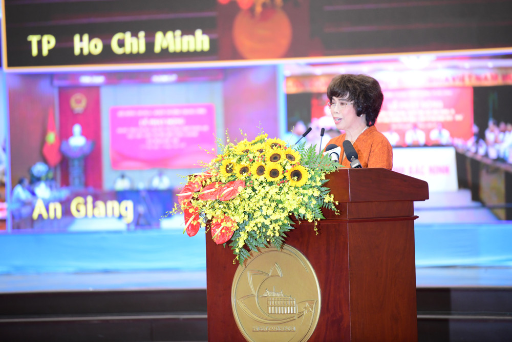 Anh hùng Lao động Thái Hương, Chủ tịch Hội đồng Chiến lược Tập đoàn TH, Tổng Giám đốc Ngân hàng TMCP Bắc Á phát biểu tại lễ phát động. ahld-thai-huong-1-anh-dung-luong-lon.jpg