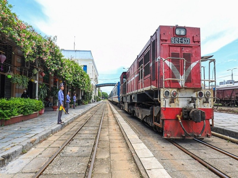 Kiểm soát chặt chẽ chi phí đầu tư Dự án đường sắt Lào Cai - Hà Nội - Hải Phòng. Ảnh minh họa - DN duong-sat.jpg