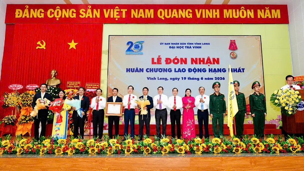 Đại học Trà Vinh tri ân các thế hệ thầy trò và đối tác chiến lược z7954505632013-005388b85f4031b57c3bbd005c75b5a6.jpg