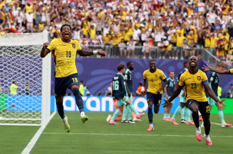 Ecuador có màn lội ngược dòng trước tuyển Đức. Ảnh: FIFA.