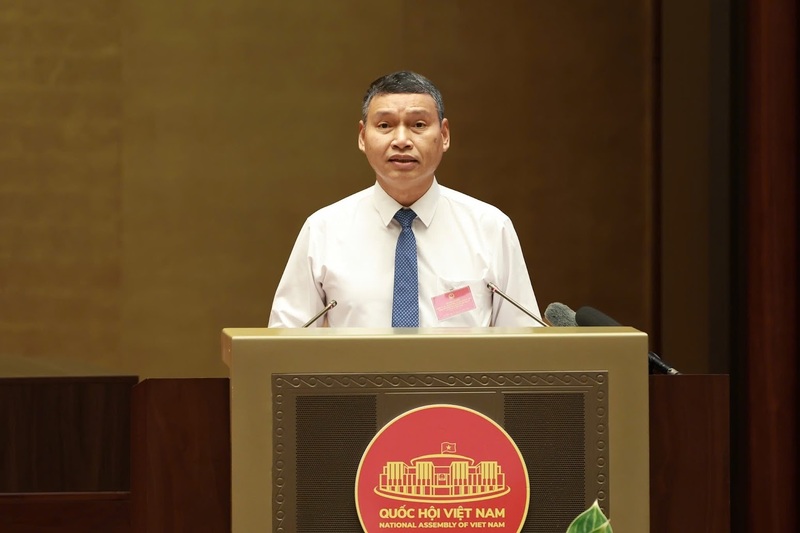 Đồng chí Hồ Kỳ Minh, Phó Chủ tịch Thường trực UBND thành phố Đà Nẵng tham luận về "Giải pháp thu hút dòng vốn chất lượng cao gắn với phát triển Khu thương mại tự do tạo động lực tăng trưởng vùng Bắc Trung Bộ và Duyên hải miền Trung". Ảnh: Quang Vinh