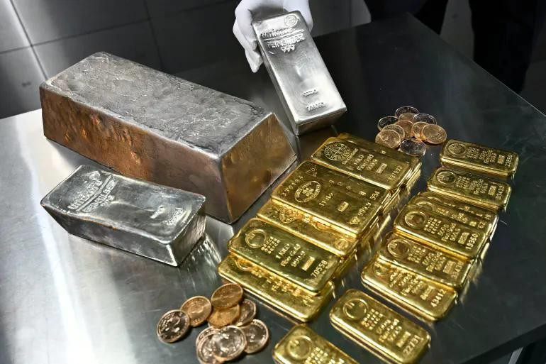 2026-01-28t135228z-1432587036-rc2caja9gi69-rtrmadp-3-global-precious-germany-gold-1770089177.jpg