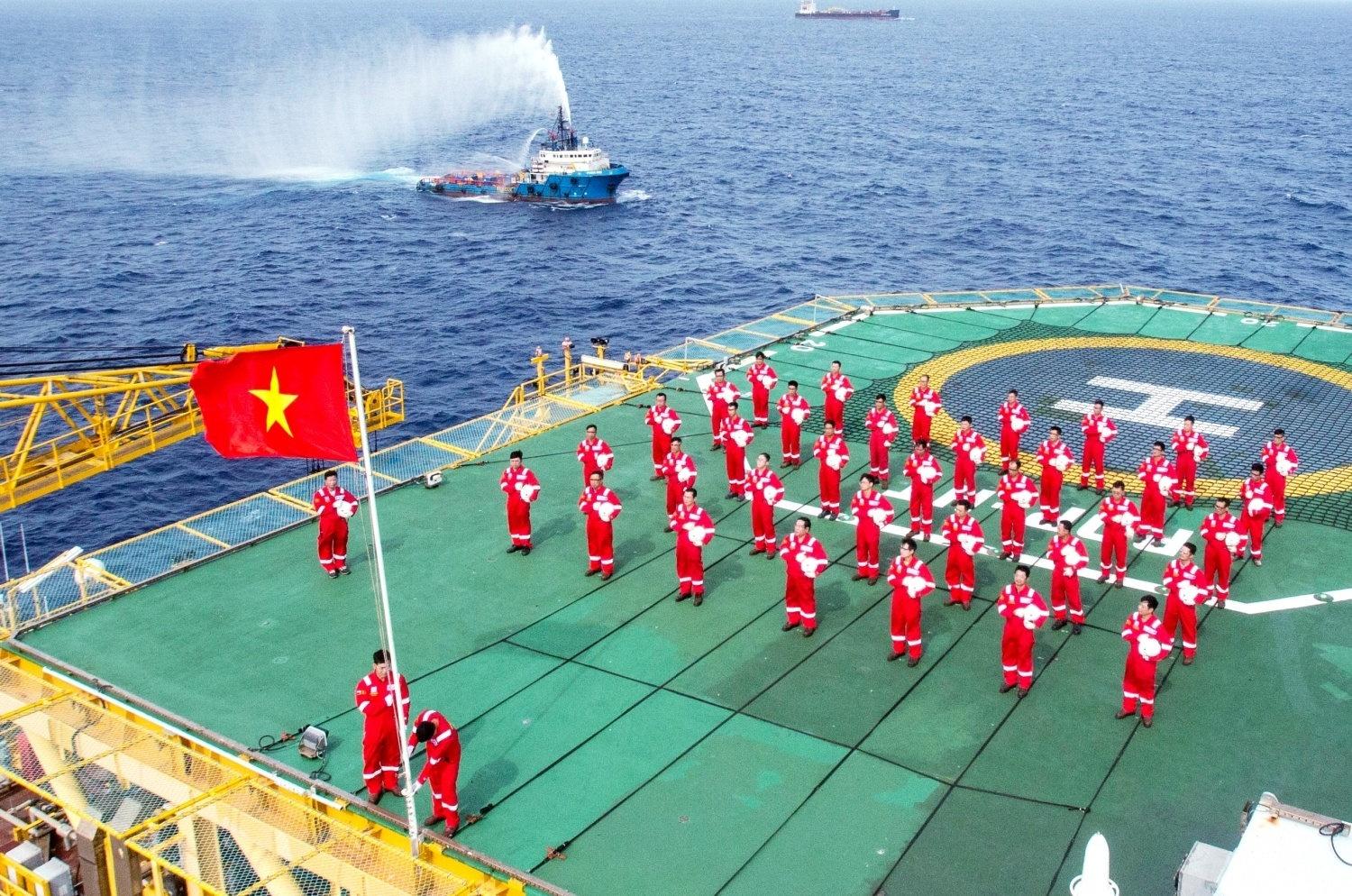 Bài 4: Petrovietnam và chữ