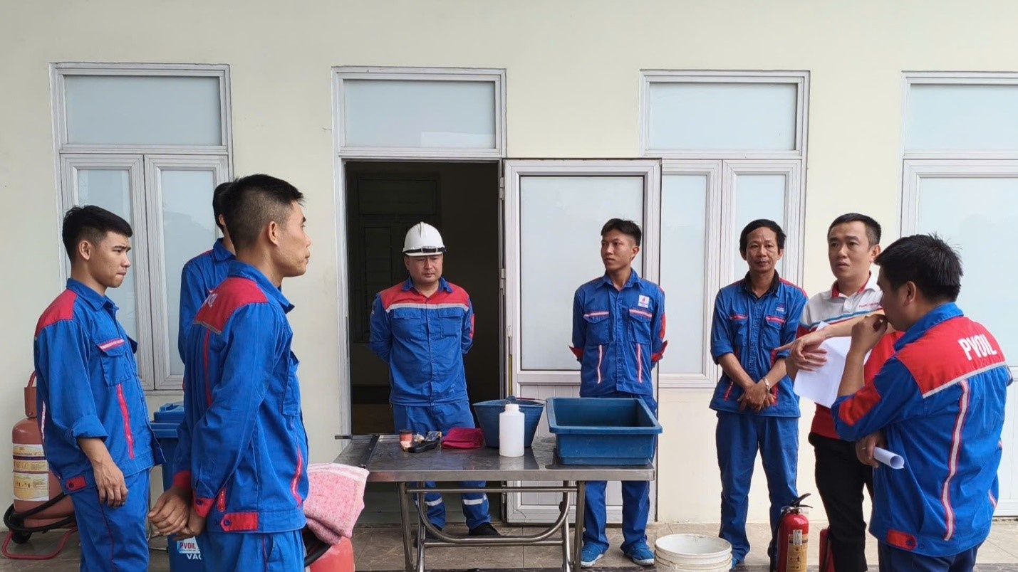 Gặp gỡ đơn vị có đội thi 3 lần đạt giải Nhất hội thi tay nghề khối CHXD PVOIL Gặp gỡ đơn vị có đội thi 3 lần đạt giải Nhất hội thi tay nghề khối CHXD PVOIL