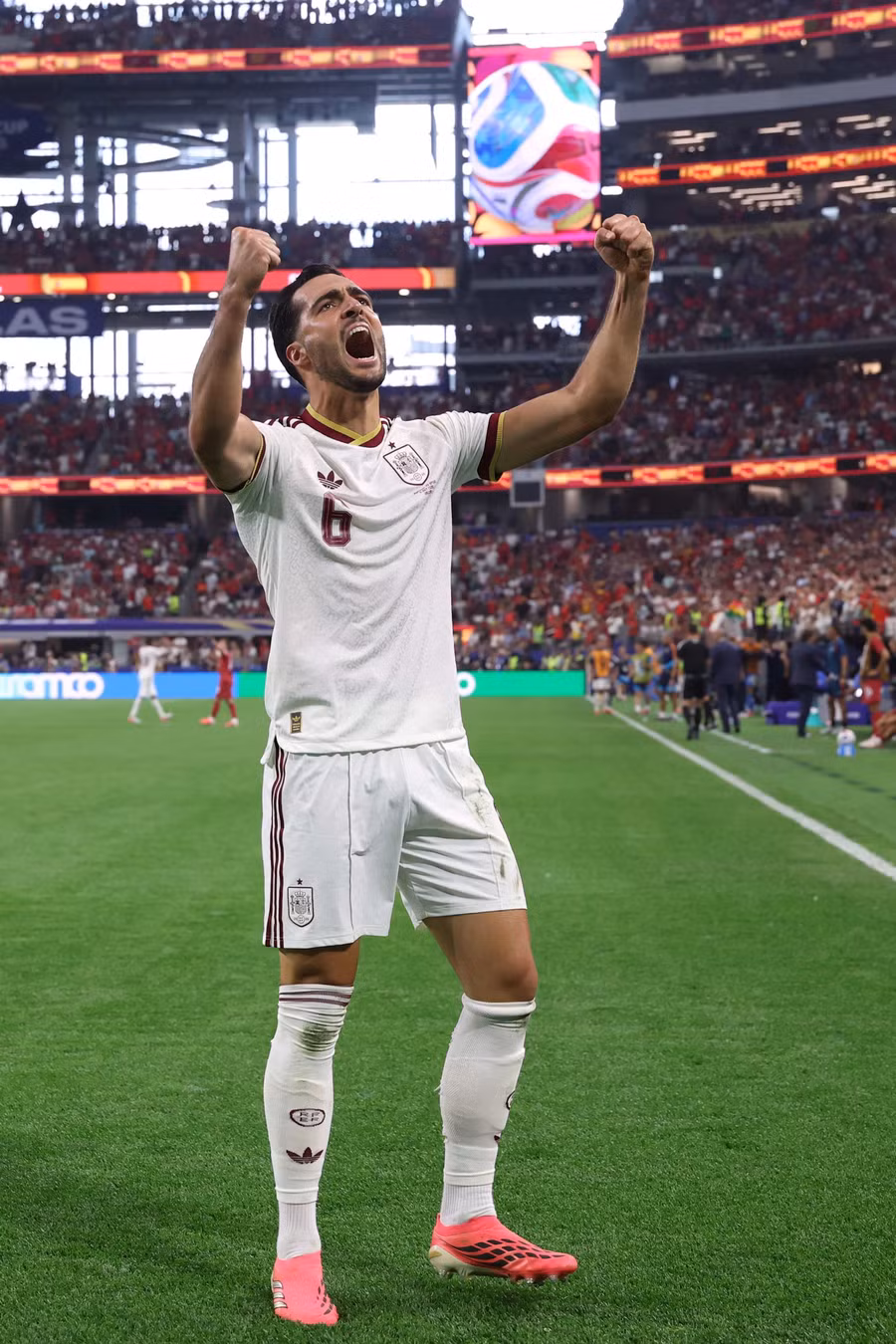 Tiền vệ Mikel Merino dứt điểm ghi bàn ở phút 91, giúp Tây Ban Nha hạ Bồ Đào Nha 1-0 để vào tứ kết World Cup 2026. tbn-bdn-2.jpg