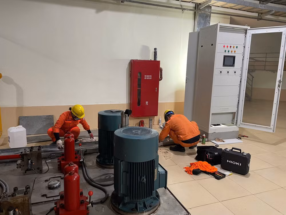 Các hoạt động sửa chữa, bảo dưỡng được đảm bảo hoàn thành đúng tiến độ trước mùa mưa bão. hoat-dong-bao-duong-sua-chua-hoan-thanh-dung-tien-do.jpg