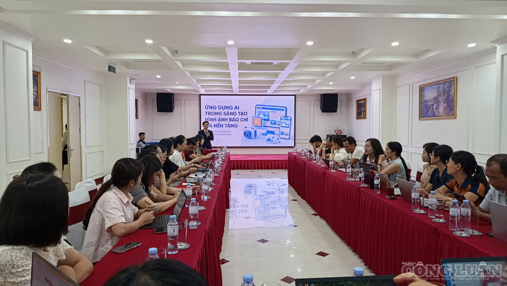 Toàn cảnh lớp học clo_br_1000034970.jpg