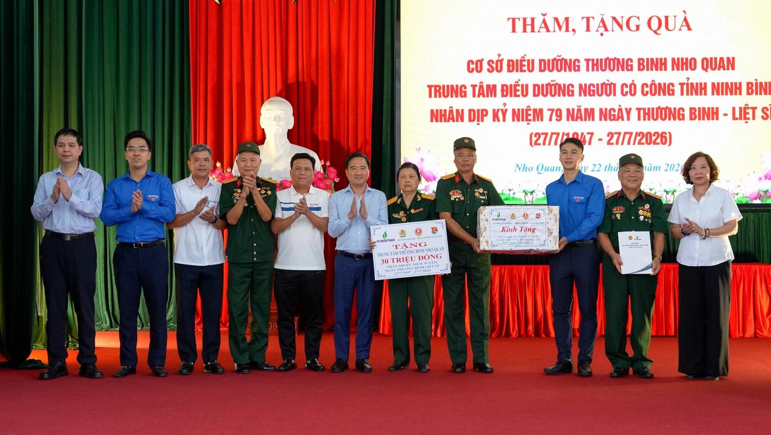 Petrovietnam tri ân các thương binh đang điều dưỡng tại Ninh Bình Petrovietnam tri ân các thương binh đang điều dưỡng tại Ninh Bình