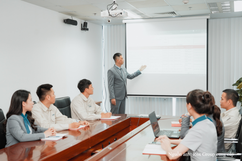 Các nghiệp vụ vận hành được chuẩn hóa bằng quy trình, tạo nên ngôn ngữ chung của hệ thống.