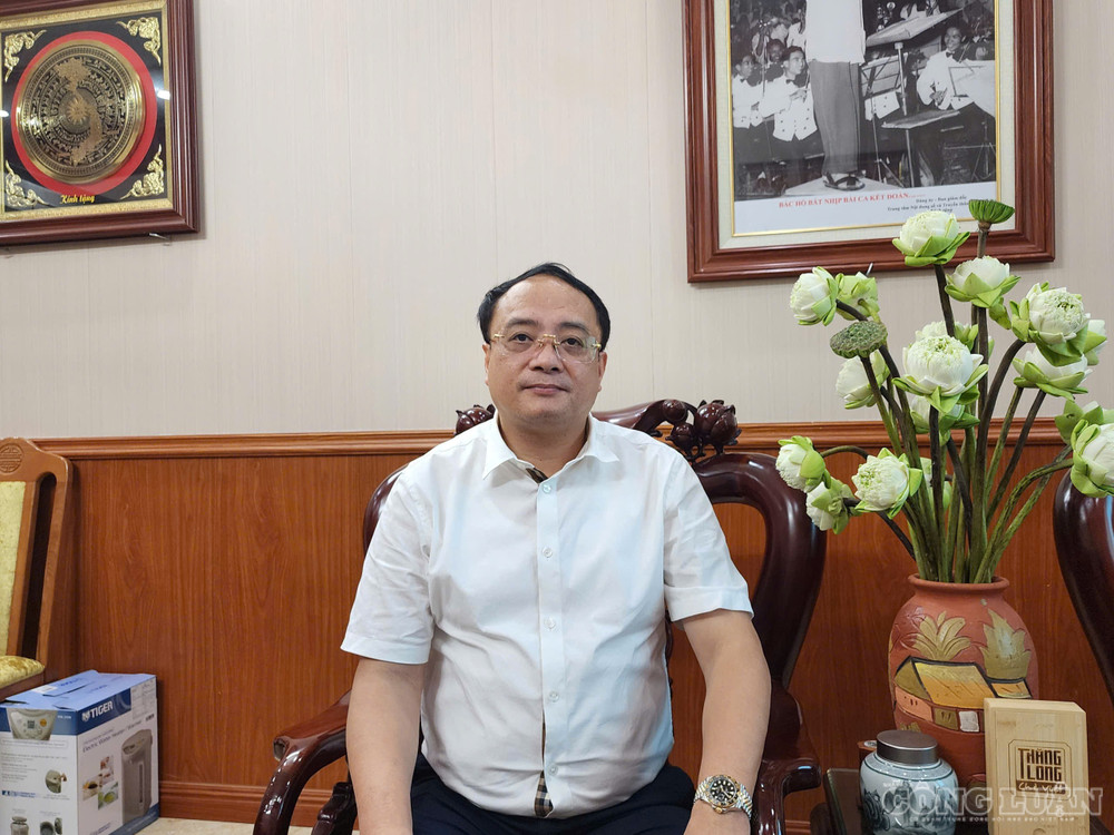 clo_br_chan-dung-anh-huu.jpg