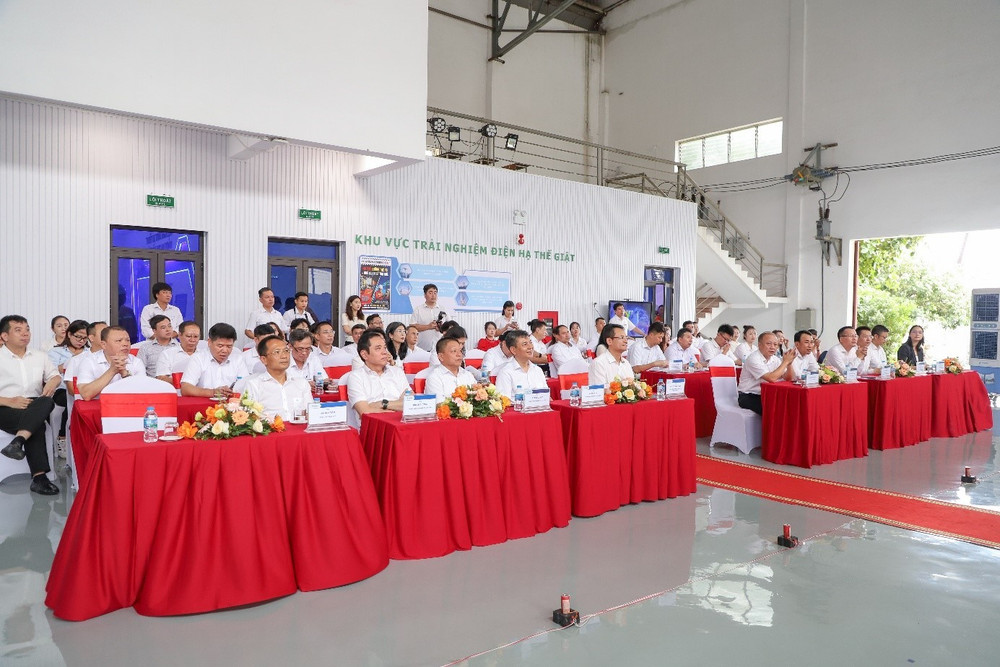 Các đại biểu tham dự buổi lễ. 05.jpg