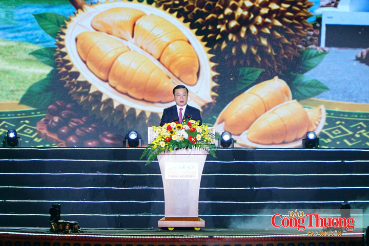 Ông Đỗ Hữu Huy, Chủ tịch UBND tỉnh Đắk Lắk phát biểu khai mạc lễ hội.