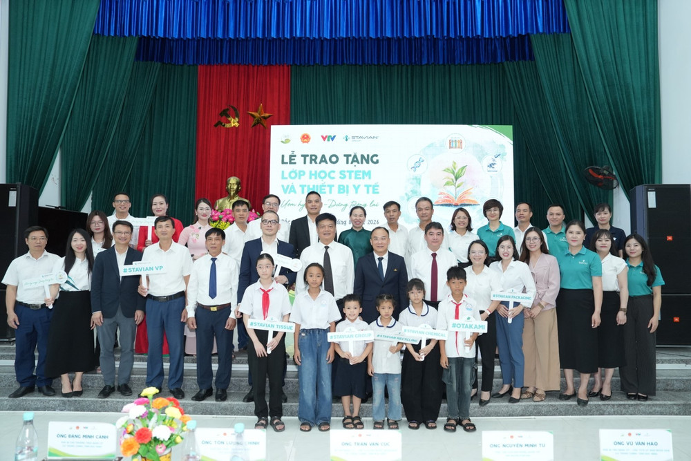 Chương trình Ươm hy vọng - Dựng tương lai - Lễ trao tặng Lớp học STEM & Thiết bị y tế. chuong-trinh-uom-hy-vong-dung-tuong-lai-le-trao-tang-lop-hoc-stem-thiet-bi-y-te.jpg