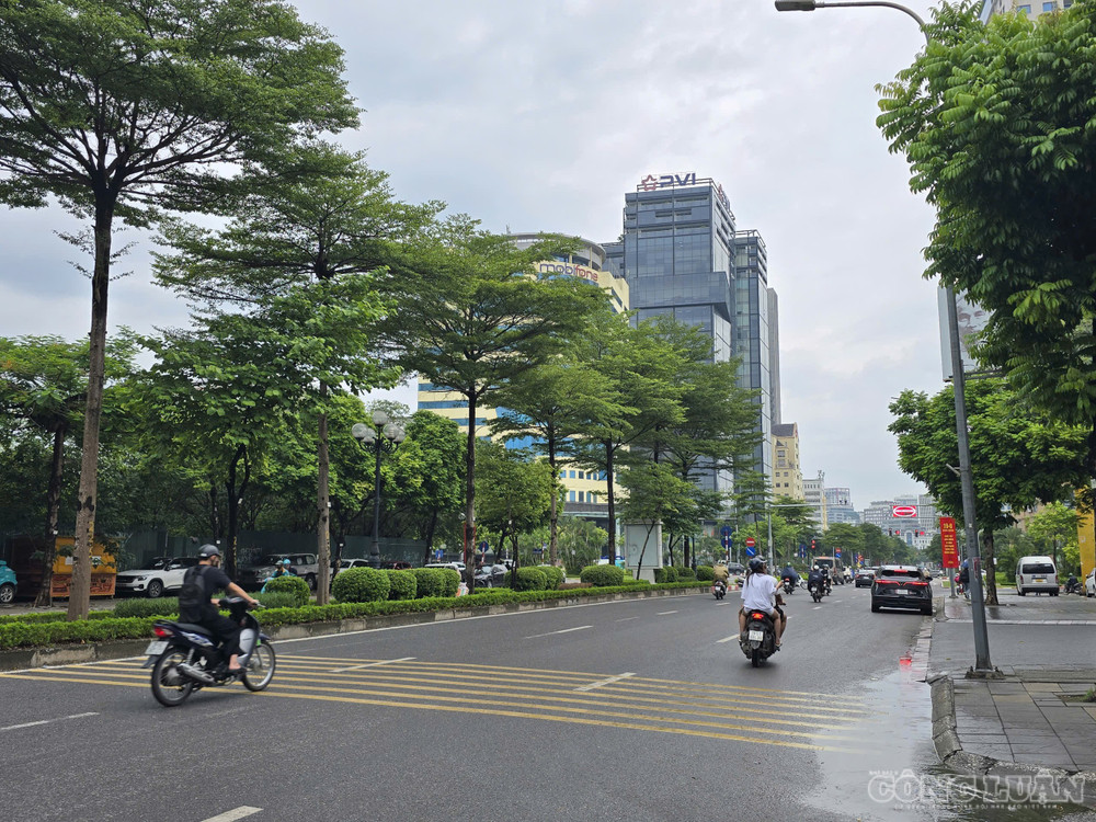Nhiều 'rốn ngập' Hà Nội bất ngờ thông suốt sau cơn mưa lớn dồn dập. Ảnh: Hà Đương clo_br_1787291914122-1851524308586055998-1850110018088457251-bf4b41329bb80fd71e215da6b78e8bf6.jpg