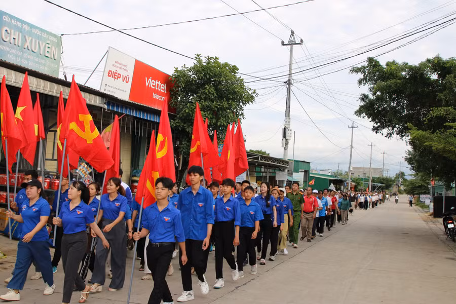 Hàng trăm người dân tại xã Cư Prao hưởng ứng chương trình. 2aoboqv25cffo1raowcanobrfjjzejvhtydo70by.jpg