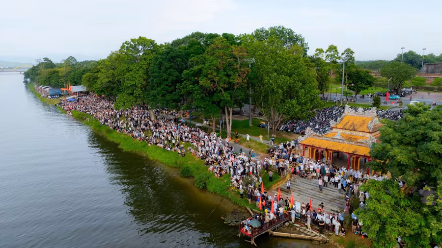 Sông Hương trong sáng Quốc khánh rộn ràng hơn bao giờ hết. 1788320815492-6439880527419115493-g6032860714818333443-ea8fc10f8c309714821404829a37a87f.jpg