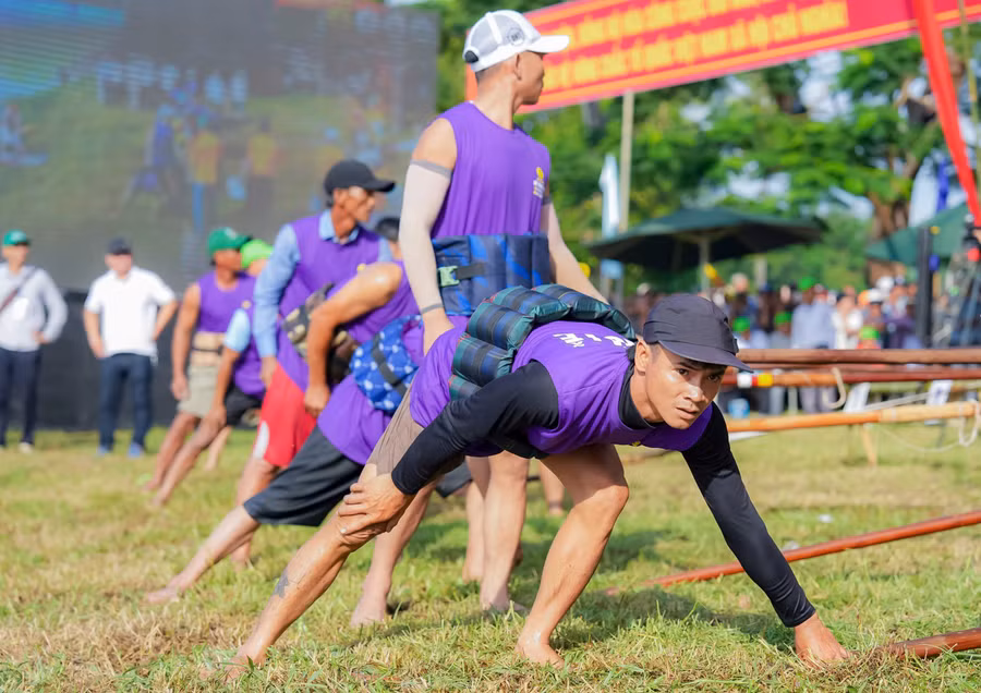 Các tay lái chuẩn bị. 1788320815506-6439880527419115493-g6032860714818333443-0fdbdb8f068e484ed8e697d1de62e370.jpg