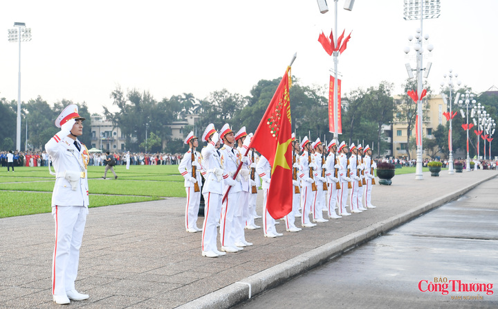 Lễ Thượng cờ tại Quảng trường Ba Đình là một nghi lễ cấp quốc gia của Việt Nam. Kể từ ngày 19/5/2001, lễ Thượng cờ bắt đầu được thực hiện tại Quảng trường Ba Đình vào sáng sớm hằng ngày, không kể thời tiết nắng, mưa hay gió rét.