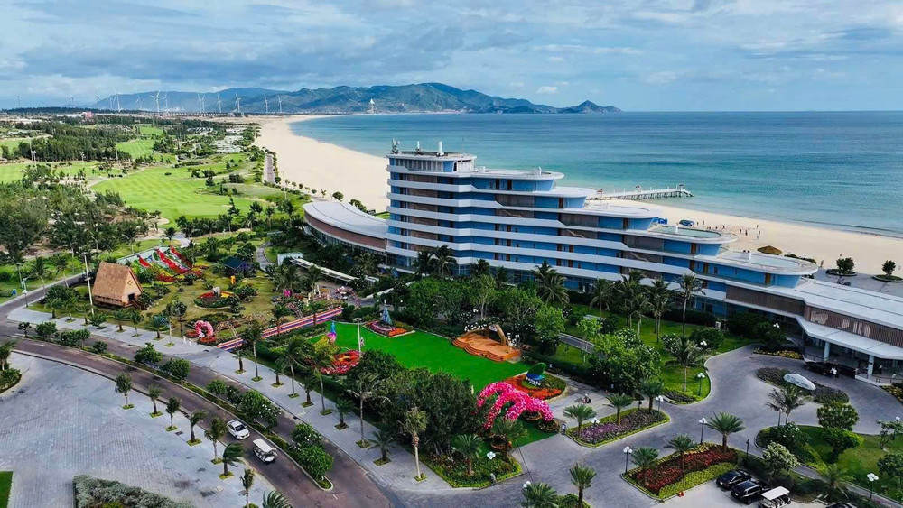 Trong kỳ nghỉ lễ, các điểm đến ven biển tiếp tục là lực hút lớn đối với du khách. Ảnh: FLC. 1788398618557-2146614995054802874-2066533862970347997-8e2a81edc3f7cdadd1825269c48c2541.jpg