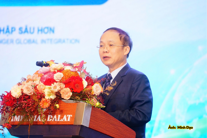 Ông Bùi Trung Nghĩa, Phó Chủ tịch Liên đoàn Thương mại và Công nghiệp Việt Nam (VCCI) phát biểu tại diễn đàn.