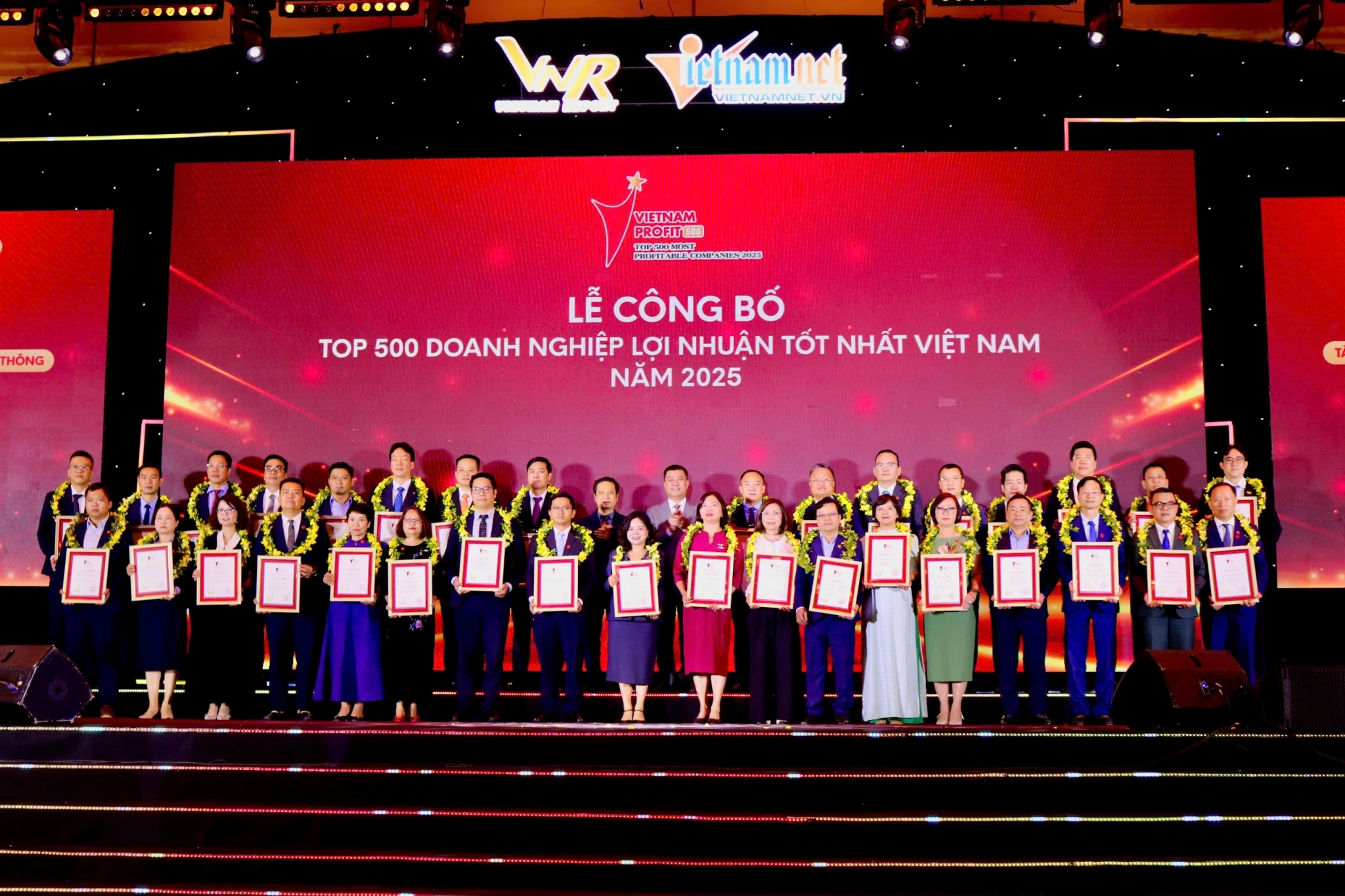 Dấu ấn lợi nhuận bền vững trong 1 thập kỷ của 108 doanh nghiệp PROFIT500
