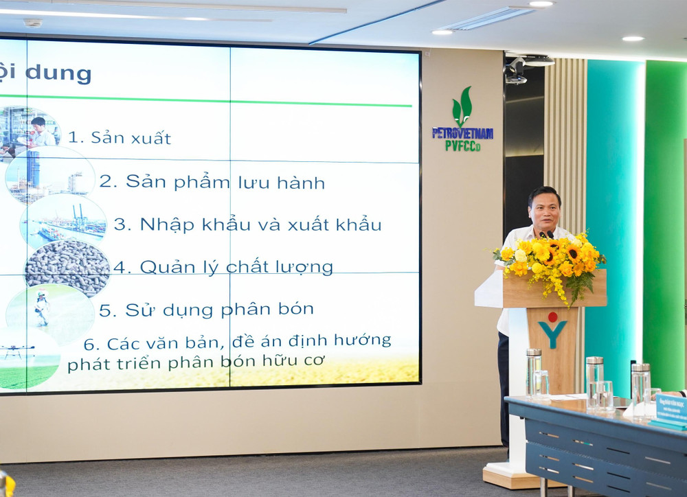 Ông Vũ Thắng - Phó Trưởng phòng phụ trách Phòng Quản lý phân bón, chia sẻ chuyên đề “Định hướng phát triển phân bón hữu cơ tại Việt Nam đến năm 2030, tầm nhìn 2050. ong-vu-thang-pho-truong-phong-phu-trach-phong-quan-ly-phan-bon-chia-se-chuyen-de-dinh-huong-phat-trien-phan-bon-huu-co-tai-viet-nam-den-nam-2030-tam-nhin.jpg