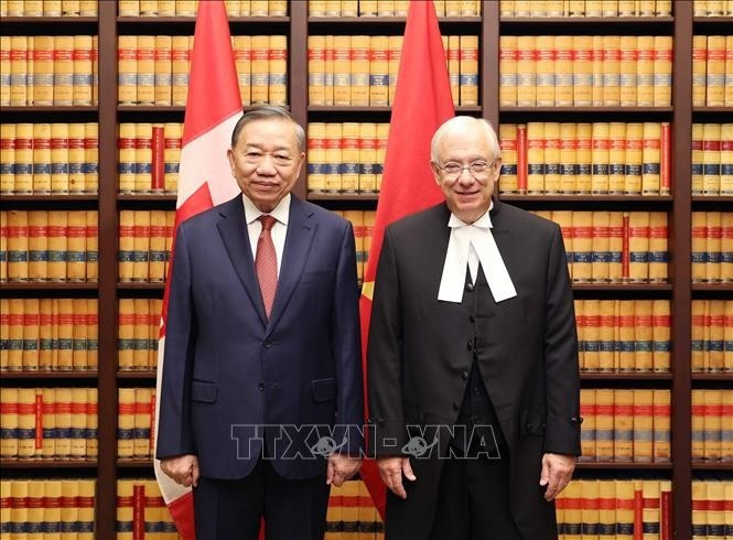 Tổng Bí thư, Chủ tịch nước Tô Lâm và Chủ tịch Hạ viện Francis ScarpaleggiaFrancis Scarpaleggia. Ảnh: Thống Nhất/TTXVN