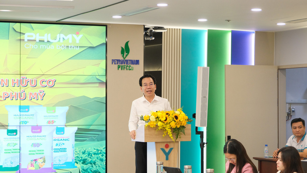 Ông Dương Đức Huy - Cục trưởng Cục Trồng trọt và Bảo vệ thực vật nhấn mạnh phân bón hữu cơ cần được nhìn nhận trong mối quan hệ bổ trợ với phân bón vô cơ. ong-duong-duc-huy-cuc-truong-cuc-trong-trot-va-bao-ve-thuc-vat-nhan-manh-phan-bon-huu-co-can-duoc-nhin-nhan-trong-moi-quan-he-bo-tro-voi-phan-bon-vo-co.jpg