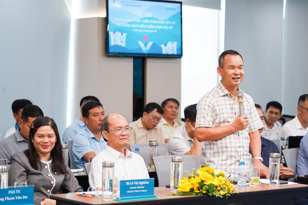 cac-dai-bieu-trao-doi-trong-phien-thao-luan-2.jpg