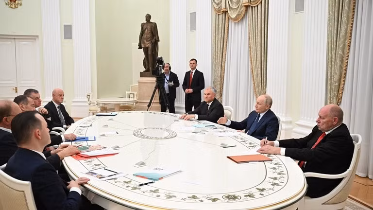 Tổng thống Nga Vladimir Putin tại cuộc họp ở Điện Kremlin với lãnh đạo các đảng phái chính trị, ngày 28/9/2026.