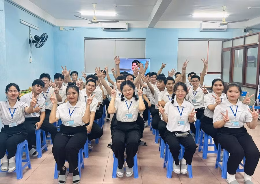 Học viên tại Hasu Asia. 1791790374195-8872872771618928951-8872872771618928951-06aea639a10226f164ff4e534635f417.jpg