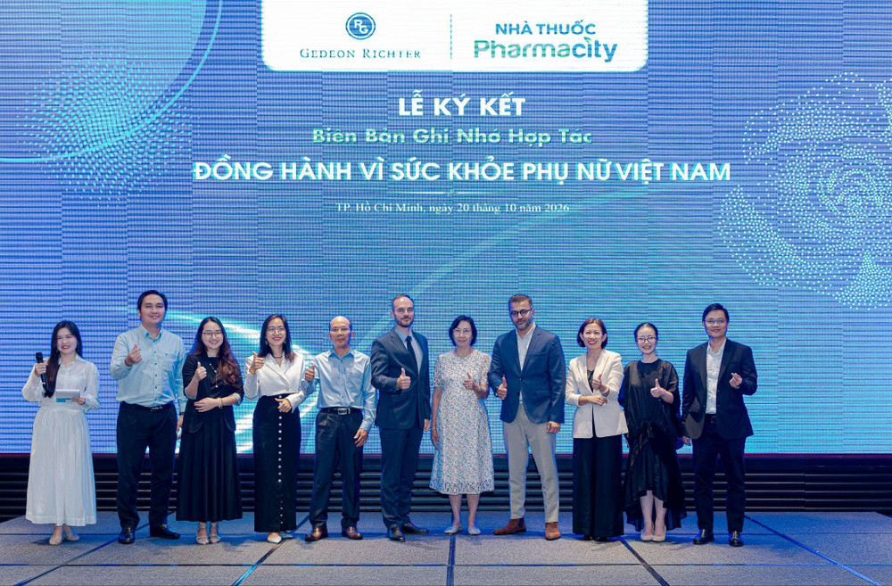 Đại diện lãnh đạo Pharmacity và Gedeon Richter Việt Nam tham dự lễ ký kết. Ảnh: Pharmacity