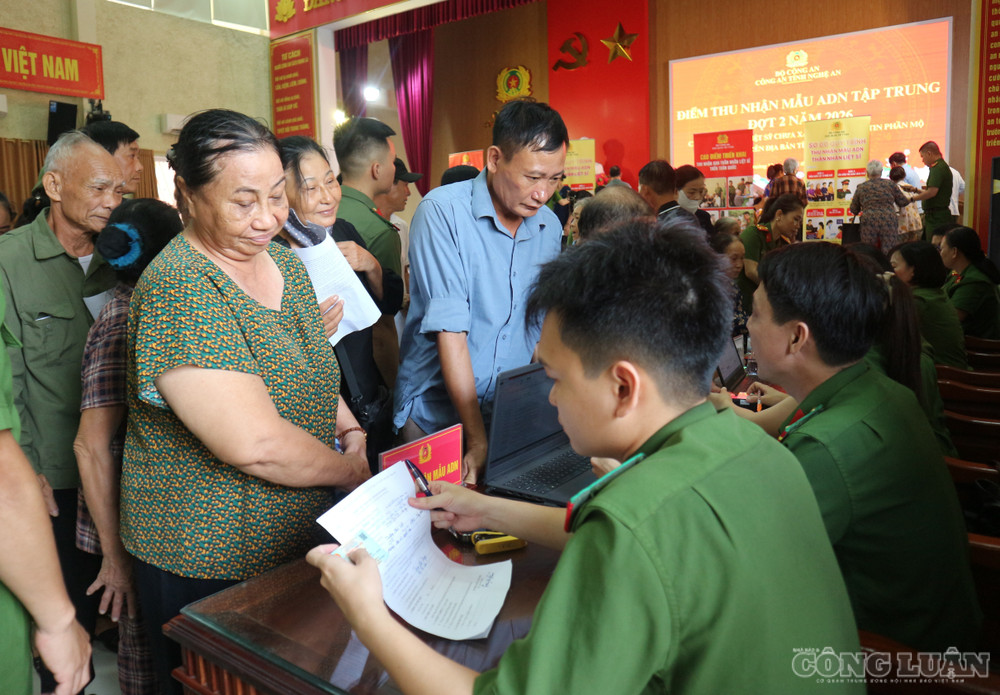 Công an tỉnh Nghệ An triển khai thu nhận mẫu ADN thân nhân liệt sĩ chưa xác định được danh tính đợt 2 năm 2026. Ảnh: Kim Long clo_br_3-8223.jpg