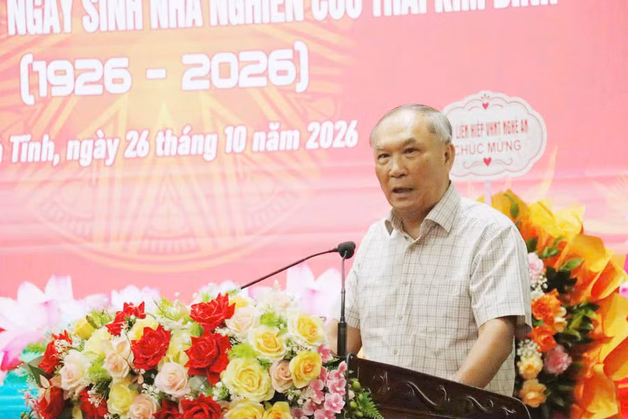 Nhà văn Đức Ban, Tiến sĩ Võ Hồng Hải bày tỏ lòng ngưỡng mộ về trí tuệ, nhân cách và chia sẻ những kỷ niệm về nhà Nghiên cứu Thái Kim Đỉnh. 1792990713390-2086216118838149435-7180245745438812269-f65c0dcbb2d6053ad788f25fe1290a8f.jpg