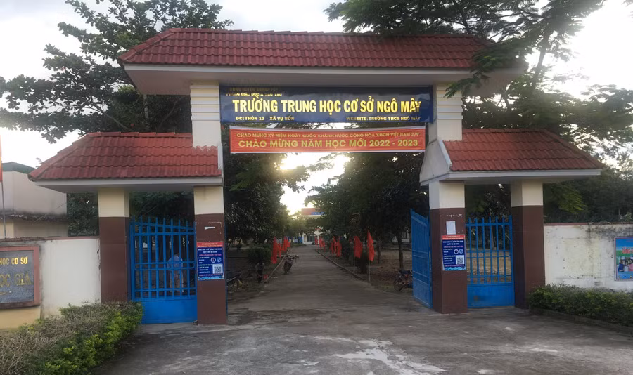 6165cadaaced2cb375fc.jpg